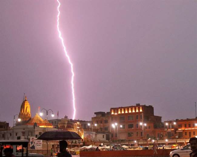 newimg/13072021/13_07_2021-lightning_strike_21826342.jpg