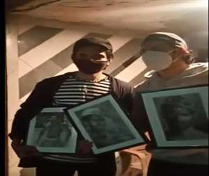 Varun Dhawan give a funny answer to question of paparazzi.