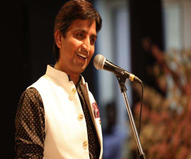 कुमार विश्वास की प्रसिद्ध कविता को बच्चियां भी गुनगुनाती हैं।