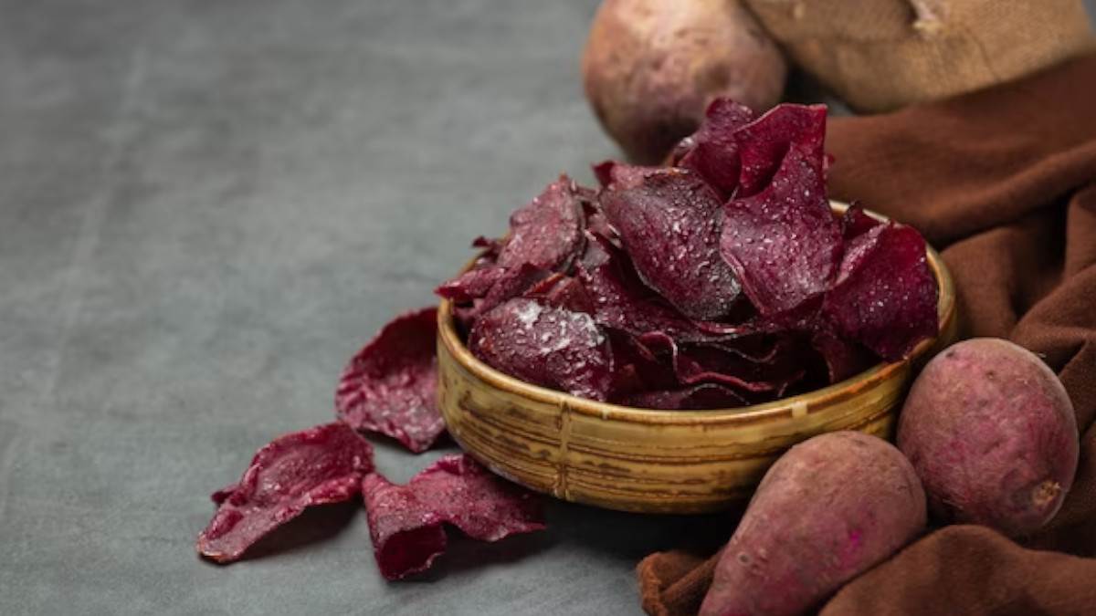 https://www.jagranimages.com/images/newimg/13072023/13_07_2023-beetroot_chips_recipe_f_23468883.jpg