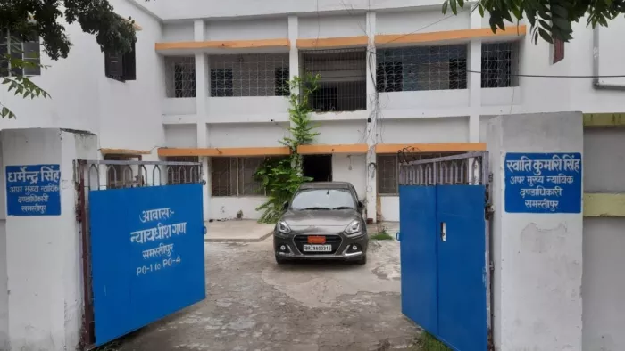 समस्तीपुर में जज के आवास में चोरी, लाखों का सामन ले गए चोर।