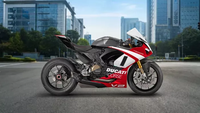 Ducati Panigale V2 Superquadro का फाइनल एडिशन पेश।