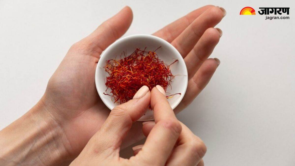 from improving the mood to keeping the heart healthy use of saffron is wonderful for health