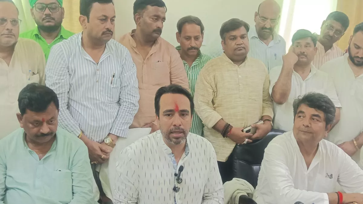 UP News: कुशीनगर में बोले जयंत चौधरी, 'यूपी बनेगा IIT कॉलेजों का हब, युवाओं को मिलेगा रोजगार'