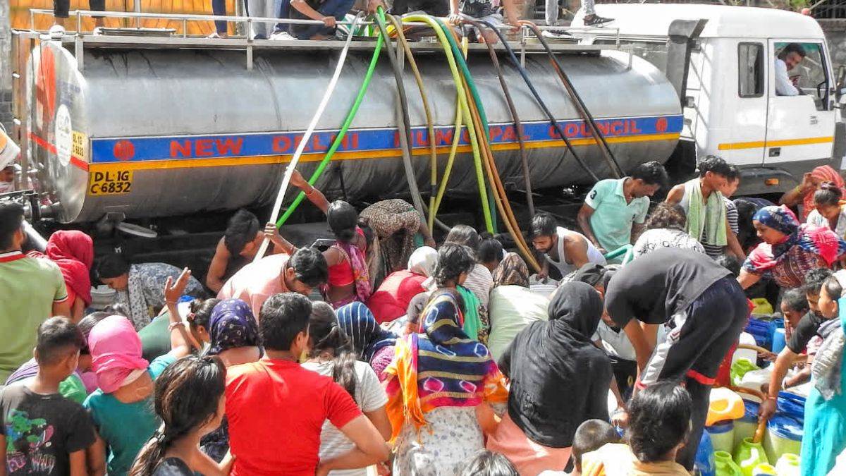 ncr delhi water bill crisis lakh crore overdue relief for consumers soon