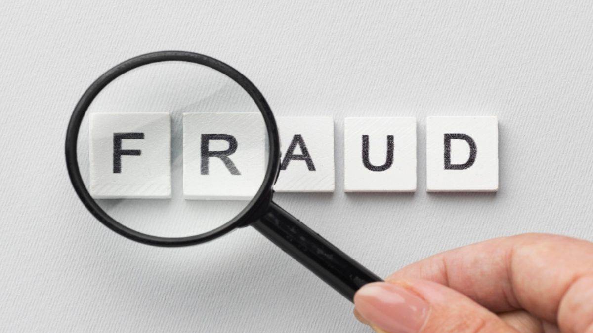 ncr ghaziabad news couple cheats many youths on pretext of job in dubai