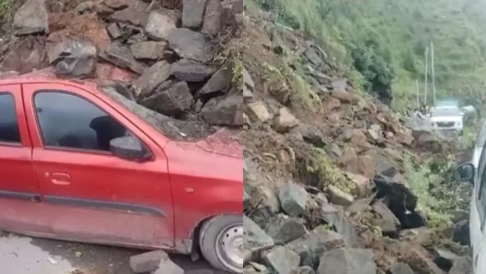 भूस्खलन से मलबे में दब गए वाहन