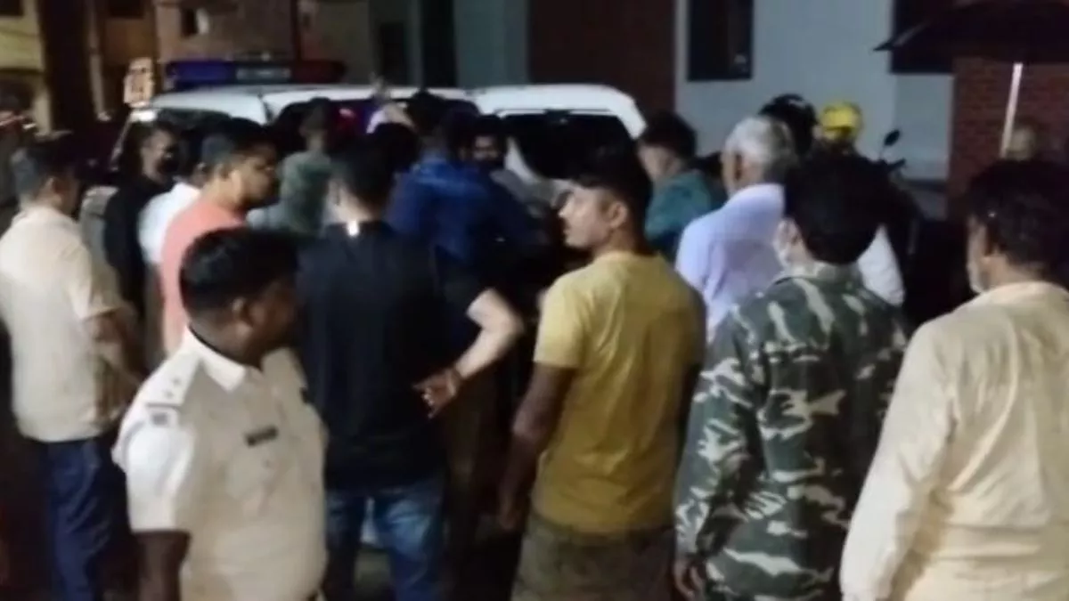 चाईबासा में युवक को घर से बुलाकर मारी गोली, मौत