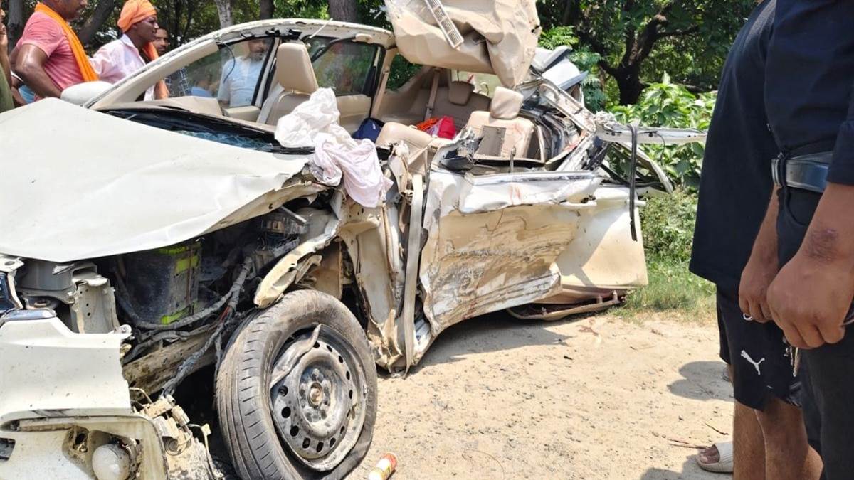 car accident 3 dead several injured in tractor collision in kushinagar