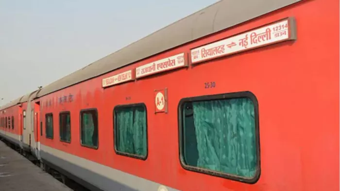 राजधानी एक्सप्रेस से की जा रही थी तस्करी। (जागरण)