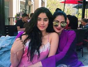 जाह्नवी कपूर श्रीदेवी और बोनी कपूर की बेटी हैl