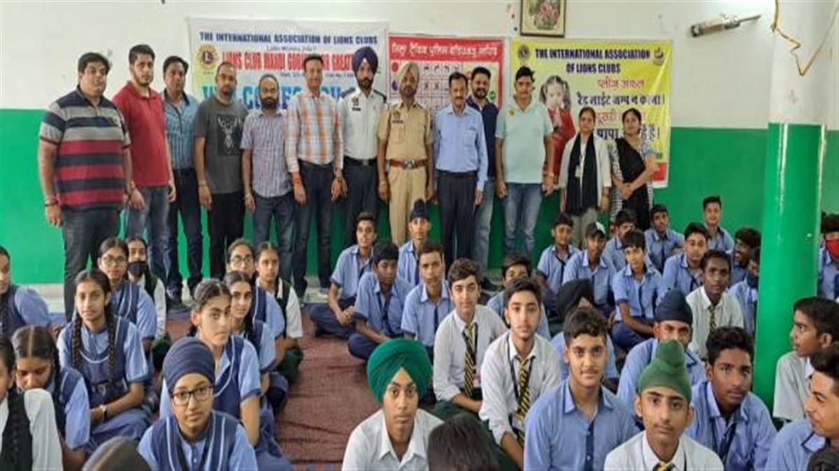 lions club greater gave tips in traffic awareness seminar in mandi gobindgarh
