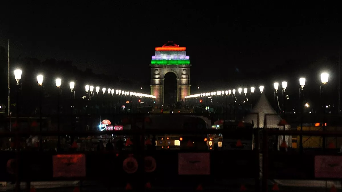 Independence Day 2022: इंडिया गेट, राष्ट्रपति भवन से लेकर तिरंगे की रोशनी में जगमगाए दिल्ली के स्मारक, देखकर कहेंगे- वाह!