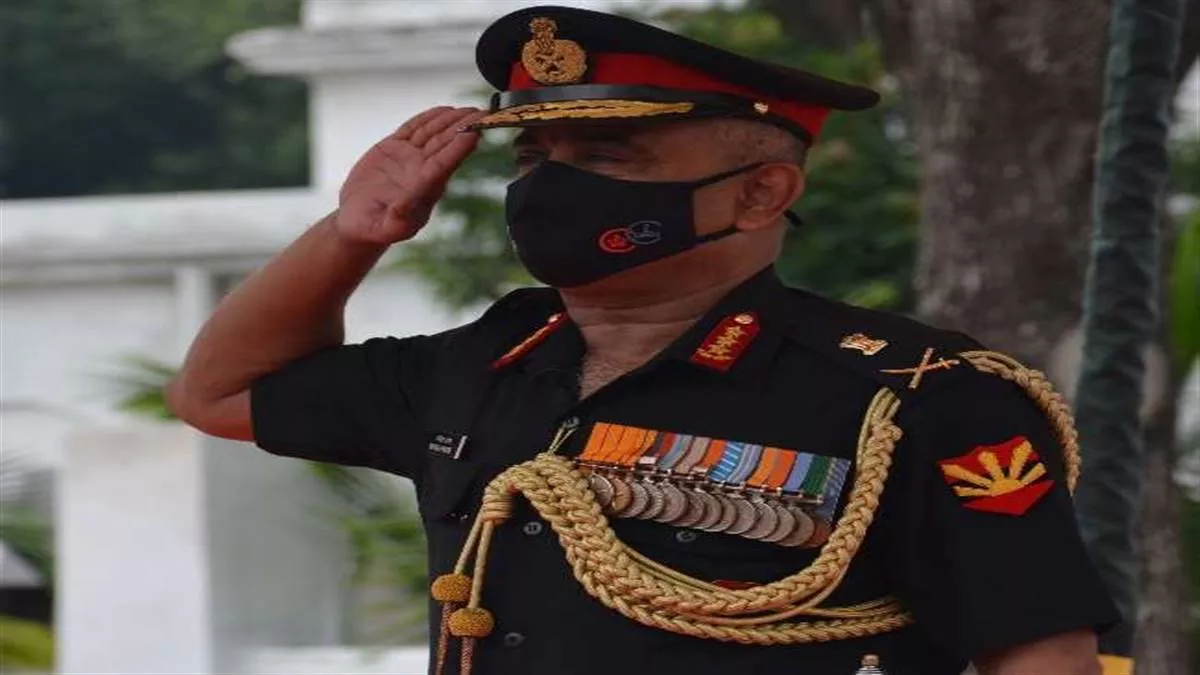 Army Chief Manoj Pande: चेन्नई में आर्मी चीफ मनोज पांडे, किया सैन्य चौकी का दौरा