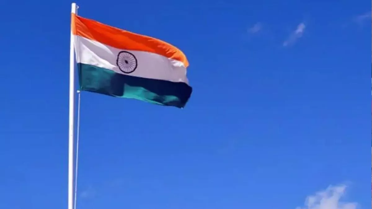 Independence Day 2022: पूर्वोत्तर रेलवे के 21 स्टेशनों पर लहरा रहा 100 फीट ऊंचा तिरंगा, 46 हजार से अधिक घरों की शान बढ़ाएगा राष्ट्रीय ध्वज