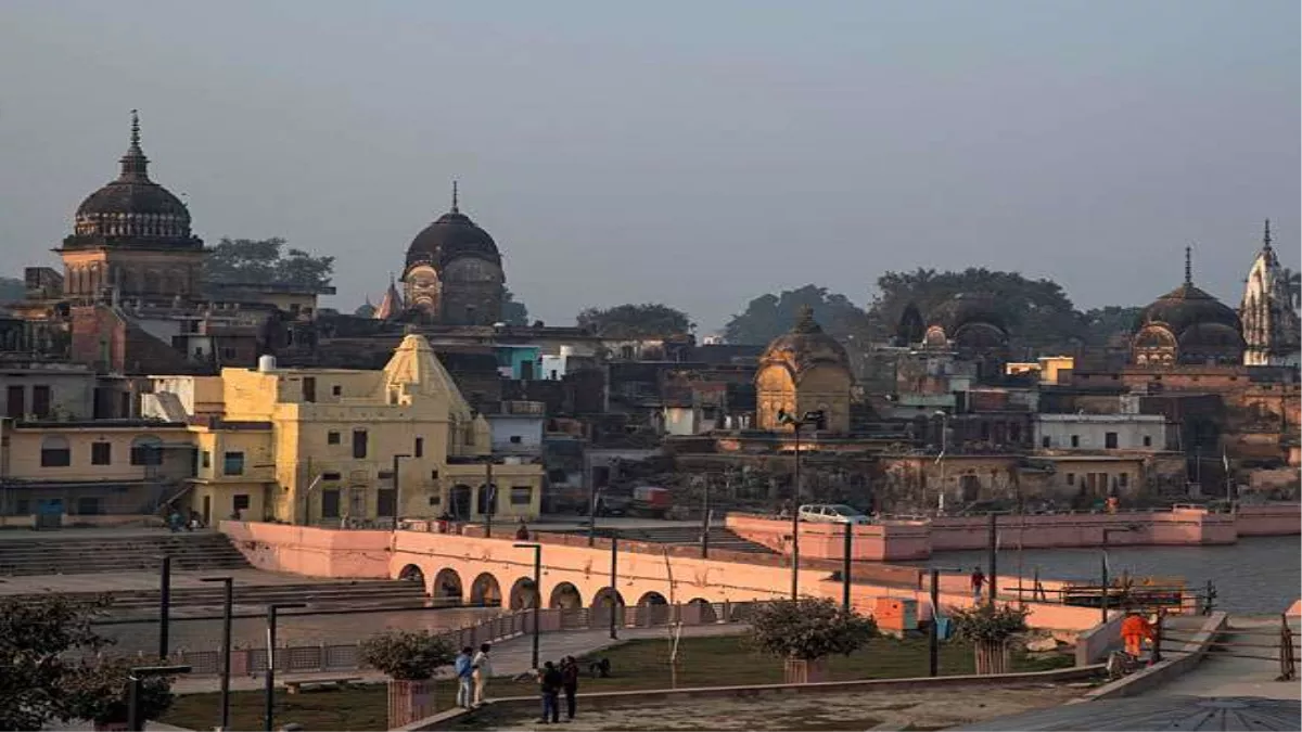 Ayodhya: शब्दों में दिखेगी शालीनता, आगंतुकों से कहेगी अयोध्या पुलिस...महोदय! क्या मदद कर सकते हैं हम आपकी