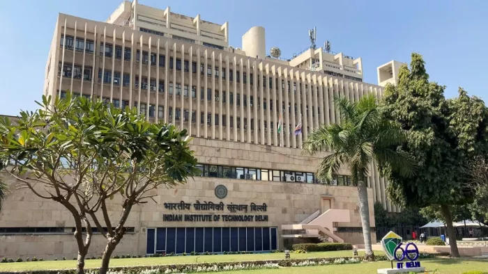 छात्रों के तनाव को देख IIT दिल्ली ने मिड सेमेस्टर की परीक्षाओं का एक सेट हटाया।