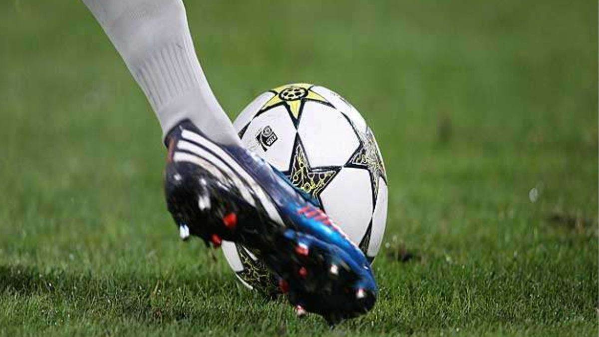 east bengal player delay in arrival of team bus footballer forced to go to training center by cab and e rickshaw