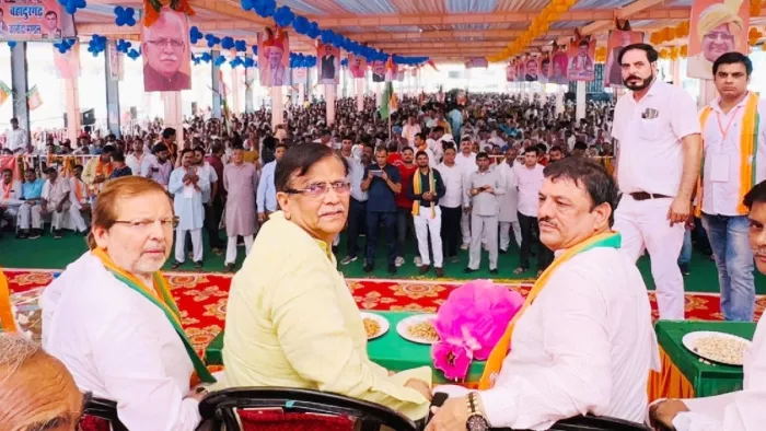 कांग्रेस पर बरसे ओमप्रकाश धनखड़, कहा- 'रामलला को वर्षों तक टेंट में बैठाकर रखा; अब नहीं चलेगा भारत में वंशवाद'