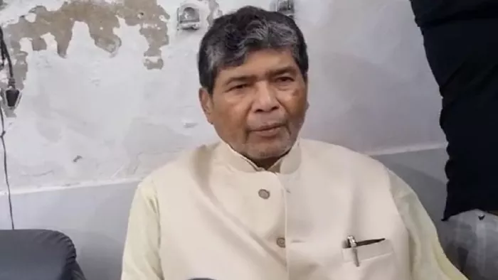 'पासवान का उत्तराधिकारी हूं, किसकी औकात है जो रोक देगा', पशुपति पारस का आखिर क्यों चढ़ा पारा