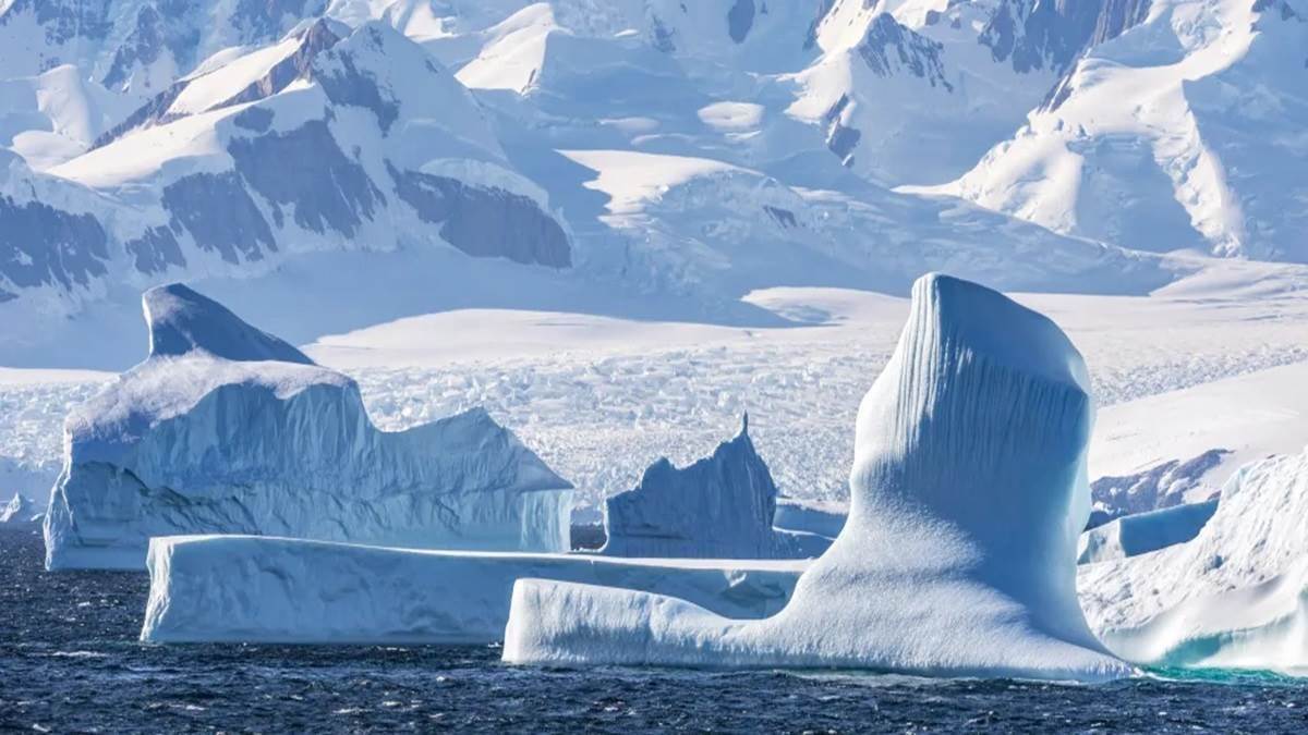 https://www.jagranimages.com/images/newimg/13082024/13_08_2024-antarctica_23777373.jpg