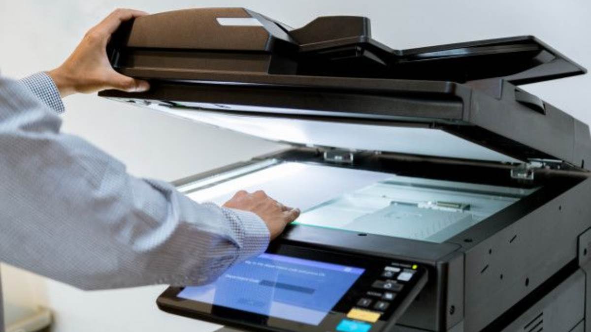 https://www.jagranimages.com/images/newimg/13082024/13_08_2024-best-printer-scanner-under-15000_23777667.jpg