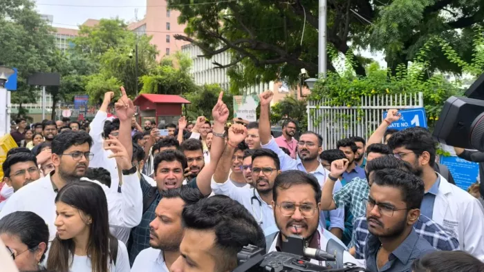 रेजिडेंट डॉक्टरों की हड़ताल से चिकित्सा व्यवस्था प्रभावित। फोटो- जागरण