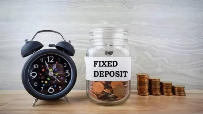 बाकी बैंकों और SBI Amrit Vrishti FD पर कितना मिलता है ब्याज
