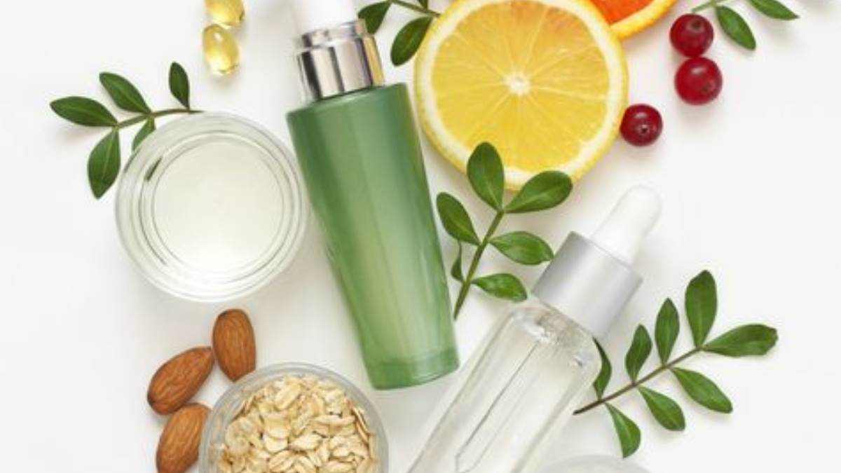 टॉप 5 Skin Care Brands जो त्वचा को हाइड्रेटेड और चमकदार बनाएंगे, डार्क स्किन से दे सकते हैं सुरक्षा