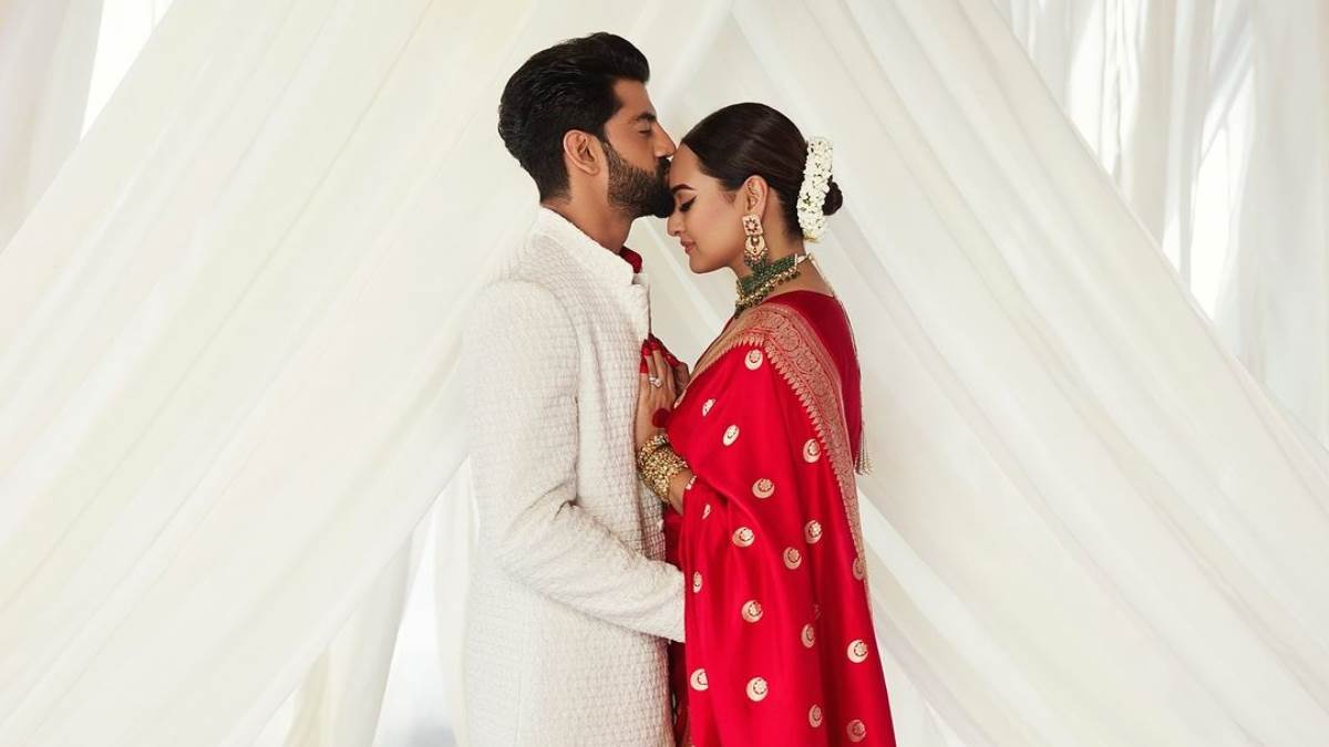 https://www.jagranimages.com/images/newimg/13082024/13_08_2024-sonakshi_and_zaheer_iqbal_23777780.jpg