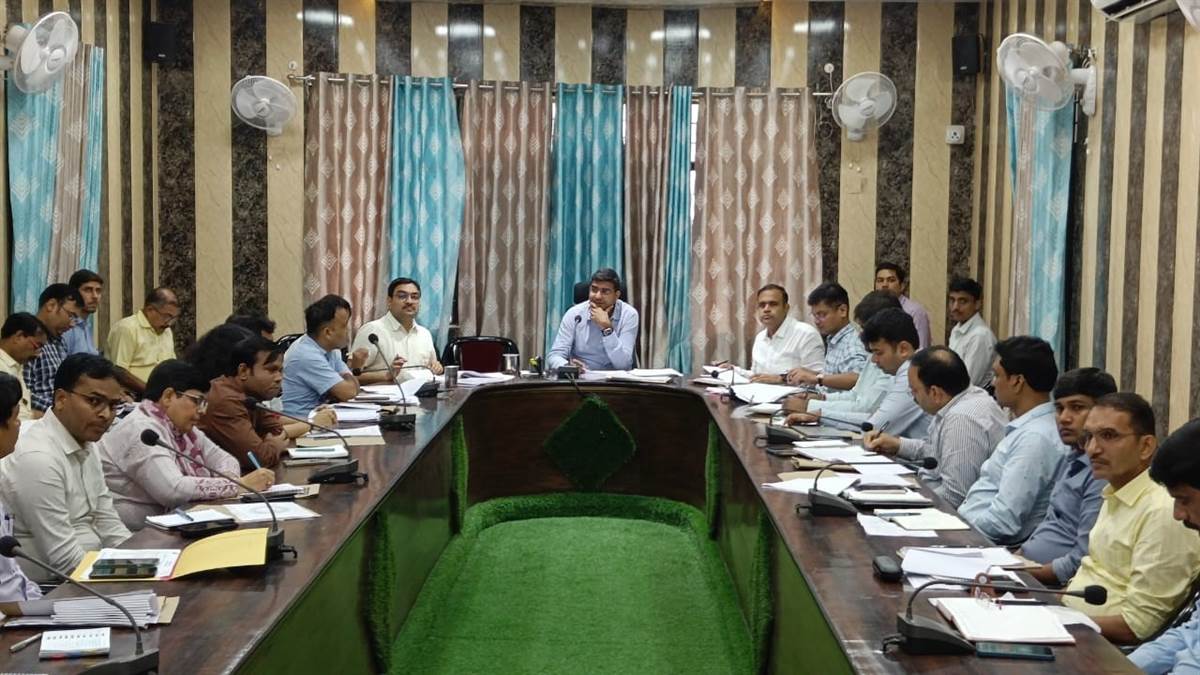 https://www.jagranimages.com/images/newimg/13082025/13_08_2025-12gkc_124_12082025_496.jpg