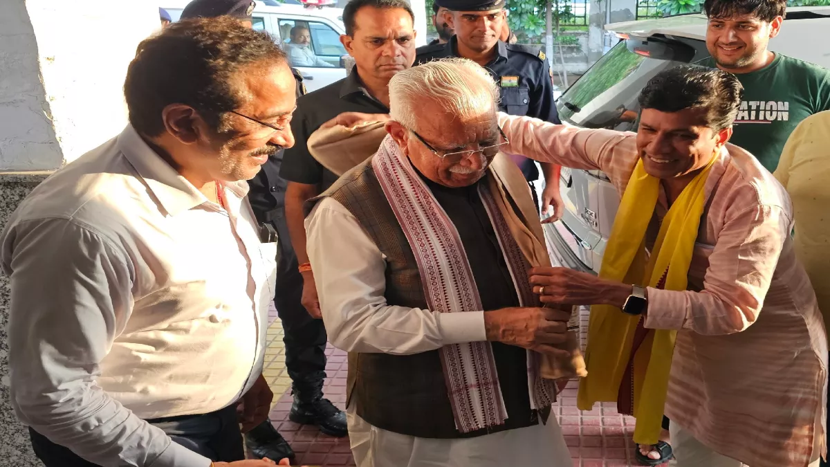 केंद्रीय मंत्री मनोहर लाल से मिले भाजपा नेता दिनेश कौशिक, पूर्व सीएम ने दिया यह आश्वासन