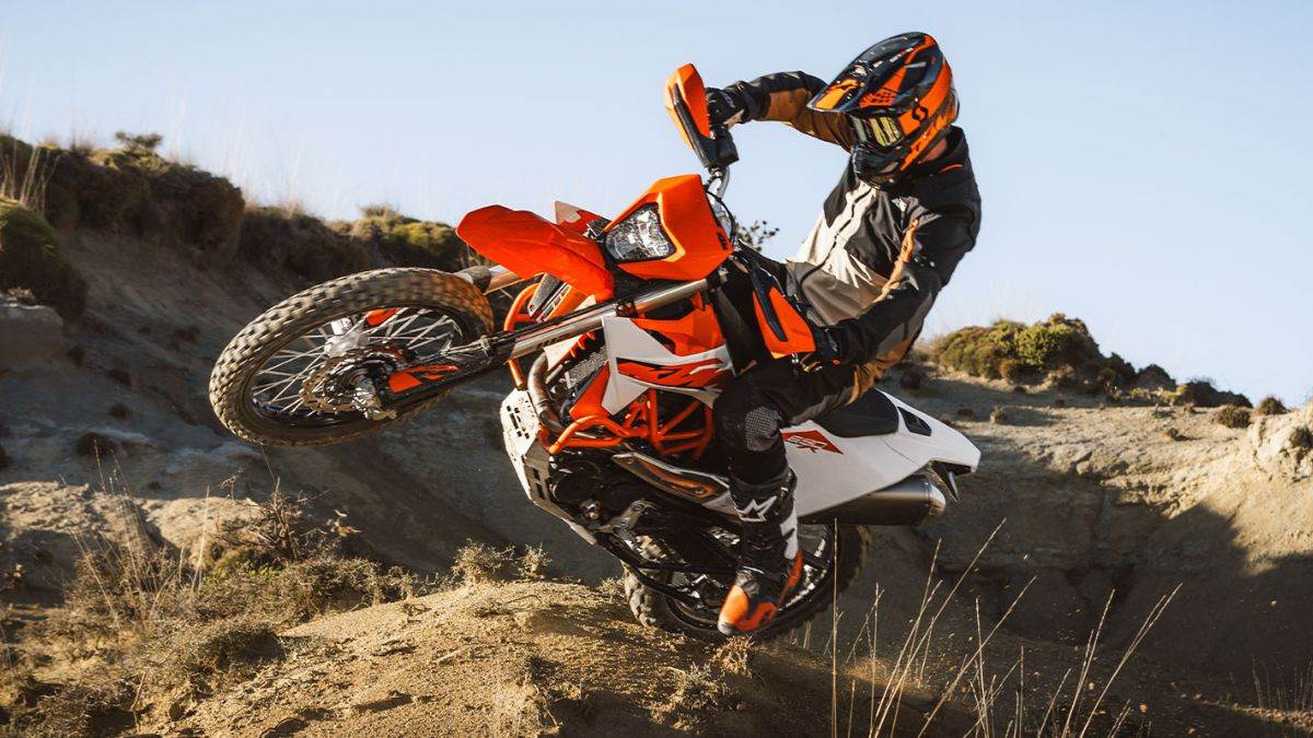 https://www.jagranimages.com/images/newimg/13082025/13_08_2025-2026_ktm_690_enduro_r_2_24012109.jpg