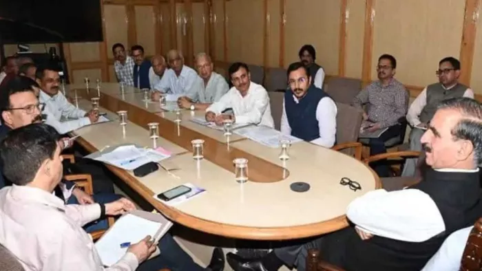 राज्य बिजली बोर्ड के कर्मचारियों व पेंशनर्स की ज्वाइंट एक्शन कमेटी की बैठक की अध्यक्षता करते सीएम सुखविंदर सिंह सुक्खू।