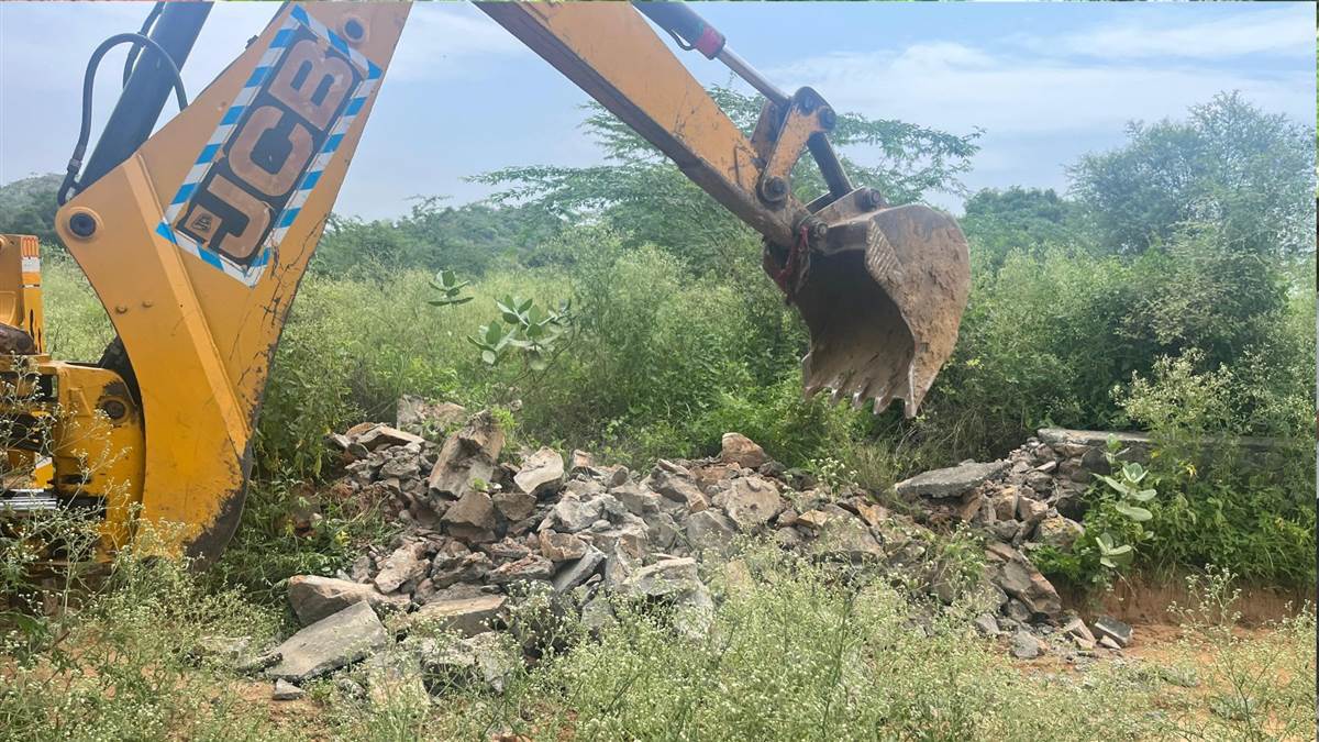 ncr bulldozer action mahendragarh news illegal colony demolished in narnaul