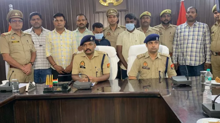 पूछताछ में आरोपियों ने प्रोफेसर पर हमले की साजिश का खुलासा किया है।