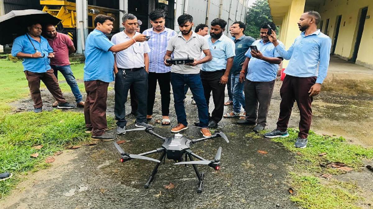 https://www.jagranimages.com/images/newimg/13082025/13_08_2025-drone_db2_24011678.jpg