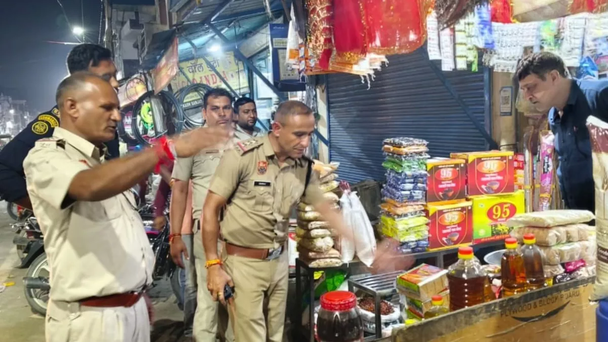 Bulldozer Action: पुलिस ने दुकानदारों को दी एक्शन की सख्स चेतावनी, इलाके में मचा हड़कंप