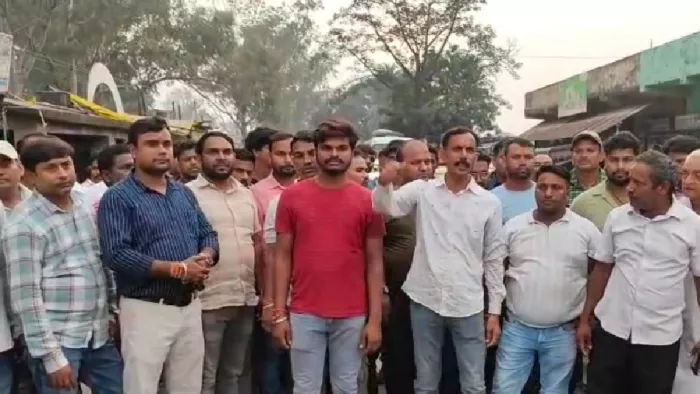 योगेंद्र साव पर कार्य रोकने और चालकों से मारपीट का आरोप हाइवा ओनर एसोसिएशन ने लगाया है।