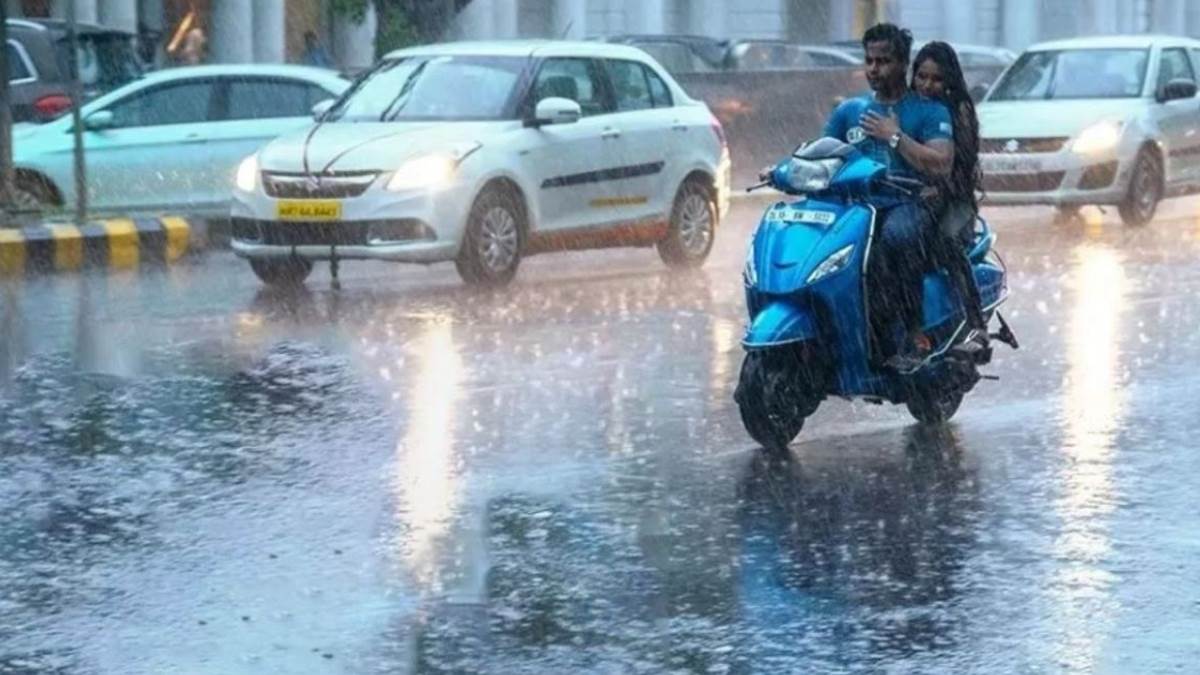 https://www.jagranimages.com/images/newimg/13082025/13_08_2025-rain-delhi_24012305_192129172.jpg