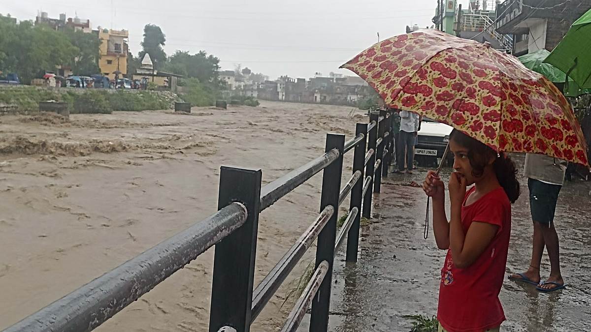 https://www.jagranimages.com/images/newimg/13082025/13_08_2025-school_closed_uttarkhand_24012537.jpg