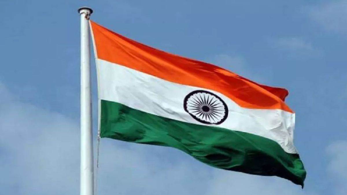 https://www.jagranimages.com/images/newimg/13082025/13_08_2025-tiranga_24011436_25613791.jpg