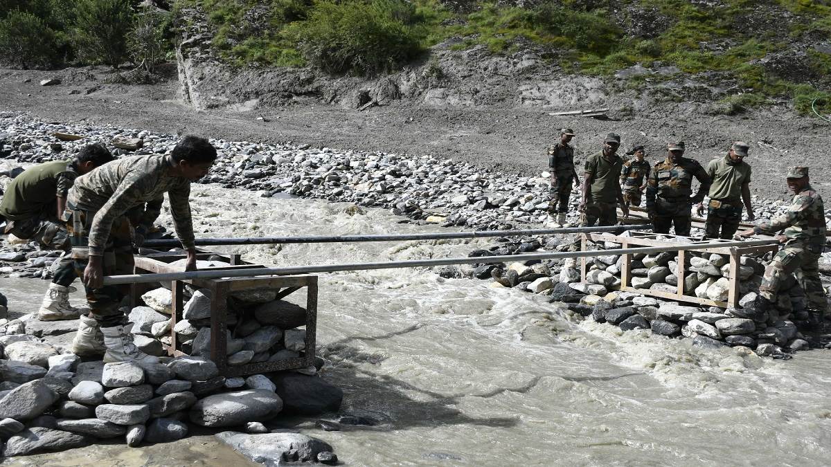 https://www.jagranimages.com/images/newimg/13082025/13_08_2025-uttarkashi_kheer_ganga_bridge_24011515.jpg