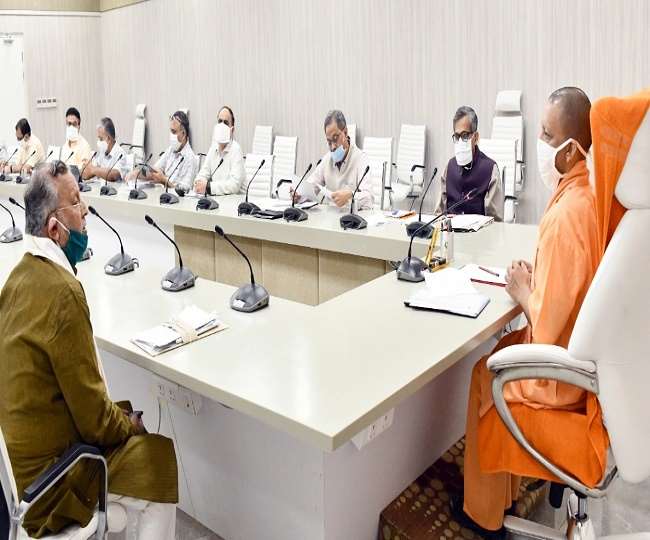 Fight Against Corona in UP CM Yogi Aditanath directs officers to pay attention on Lucknow and Other Metro Cities