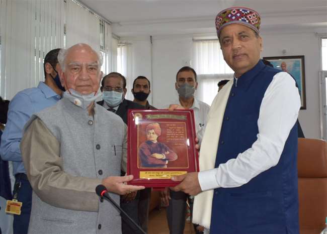 मुख्‍यमंत्री ने वीएमआरटी द्वारा प्रदान की जाने वाली सेवाओं की सराहना की है।