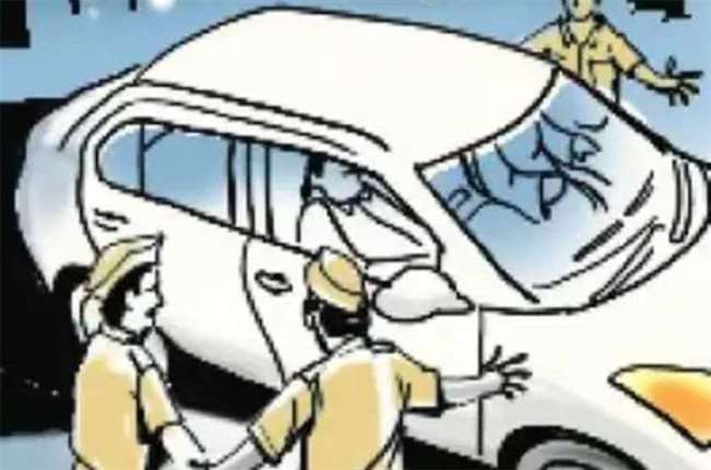 car rider bjp leaders broken one way traffic rules in dada nagar bridge and argue with traffic constable