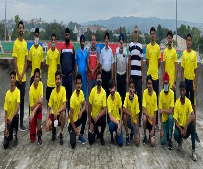 कैंप के समापन अवसर पर खिलाड़ियों में किट और रिफ्रेशमेंट भी वितरित की गई।