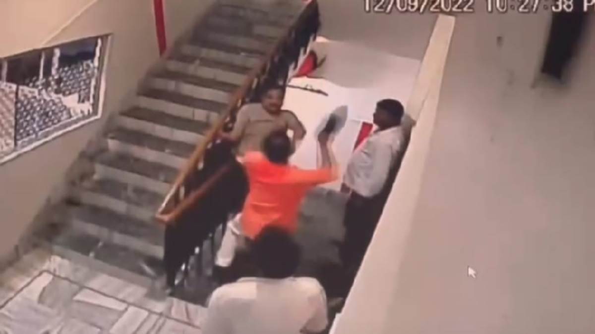 attack on businessman in birthday party of mla representative in pratapgarh incident