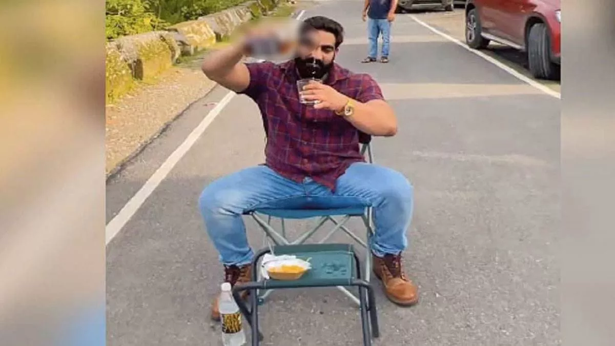 देहरादून पुलिस ने Youtuber Bobby Kataria के गुरुग्राम स्थित घर पर चस्पा किया कुर्की नोटिस