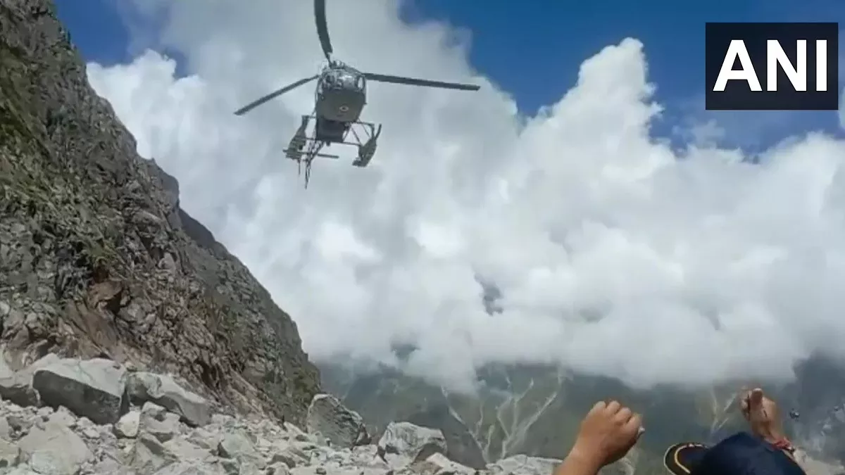 Himachal Pradesh: पांच दिन बाद रत्नी टिब्बा से सुरक्षित निकाले गए पर्वतारोही, हेलिकाप्टर की ली गई मदद